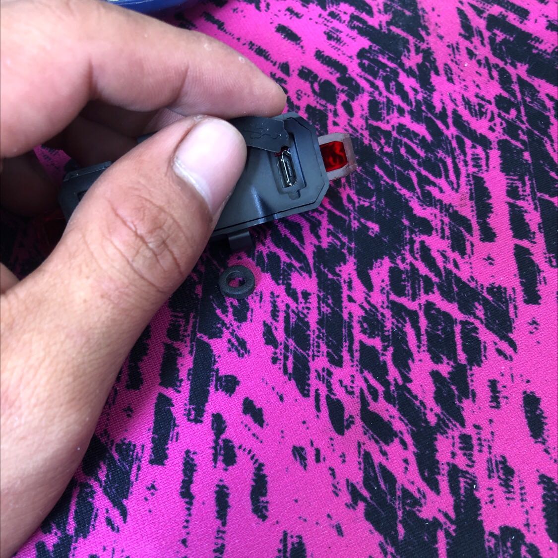 Tôi cần đổi lại 2 đèn bị lỗi
Hàng chưa đảm bảo