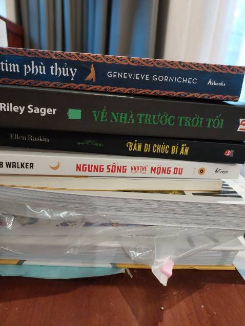 Đang coi anime ss3. Rất hay nha, nên đọc thử. In ấn màu sắc rõ nét, nội dung hay, mua khi giảm giá nên rất ưng ý. Giao hàng nhanh chóng.