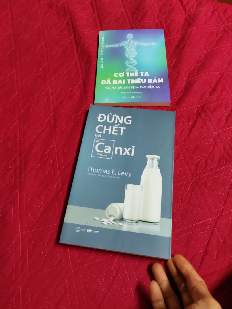 Sách hay lắm, mình mới xem qua nội dung, đáng để đọc, để có thêm hiểu biết trong việc lựa chọn nguồn canxi cho cơ thể