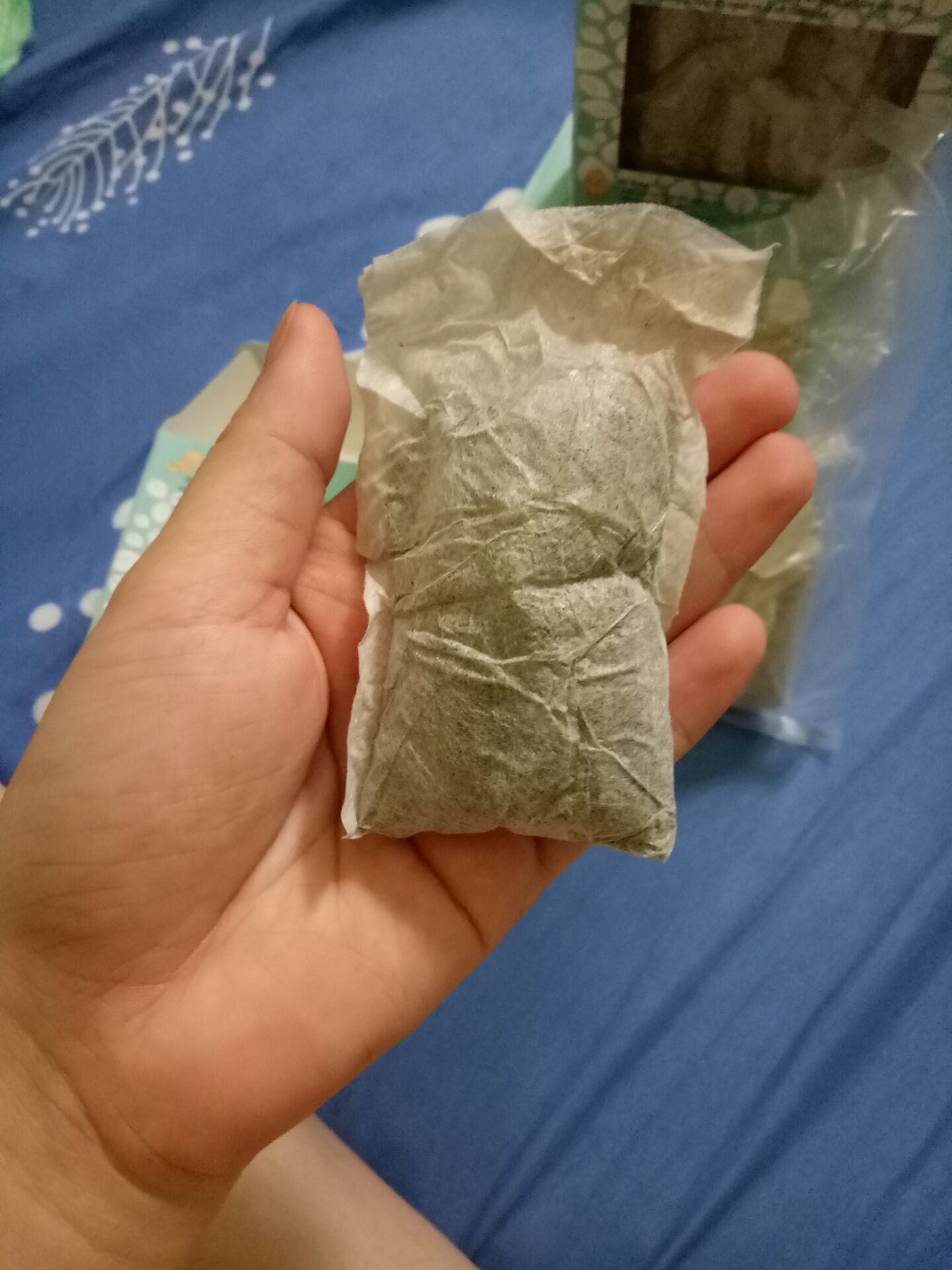 giao hàng nhanh.đóng gói cẩn thận.mở hộp ra thấy có mùi thơm của trà.nói chung là tốt.rất hài lòng.sẽ ủng hộ tiki lâu dài.