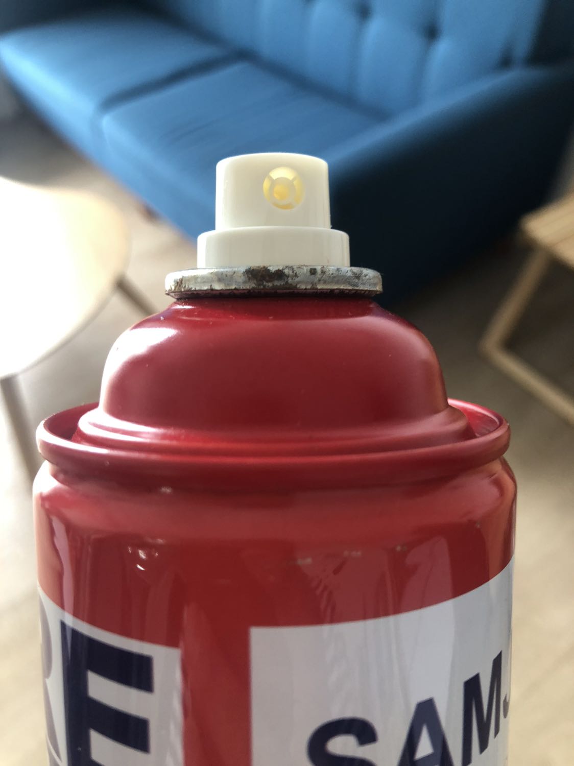 Sản phẩm bị rỉ sét, không có hạn sử dụng nên tôi không biết có an toàn để dùng hay không. Sẽ tốt hơn và an tâm hơn khi Tiki kiểm định chất lượng sản phẩm trước khi nhận để giao cho khách hàng.