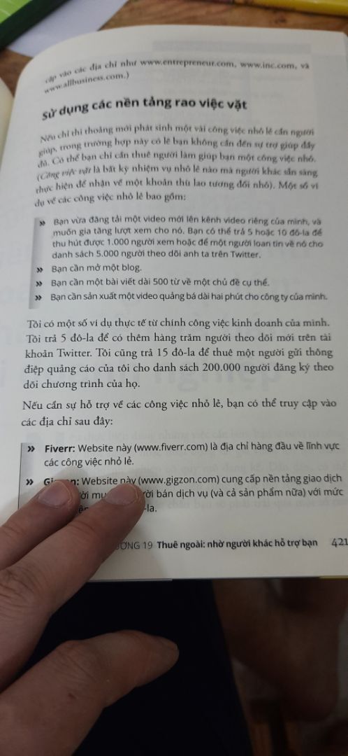 sách dày, chất lượng giấy in tốt, giá tốt, cũng đáng để đọc nha, chúc mọi người vui vẻ