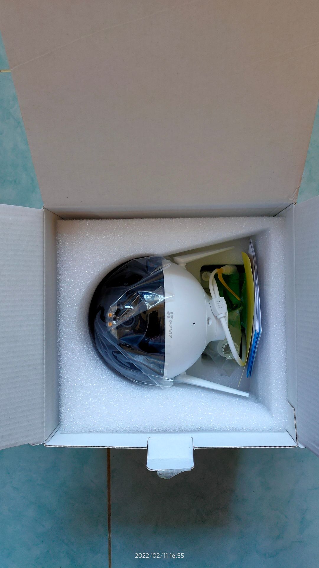 Camera to như chén cơm,đẹp,bóng bẩy video sắc nét cả ngày lẫn đêm,chế độ xem hồng ngoại ảnh đen trắng rõ ràng.Lắp và Cài đặt wifi sử dụng dễ dàng,nhanh chóng...,đang trải nghiệm do mới mua,sẽ đánh giá thêm trong thời gian tới.Rất tuyệt vời ! Thanks shop vì sp tốt,hài lòng và đáng mua nhé !🥰