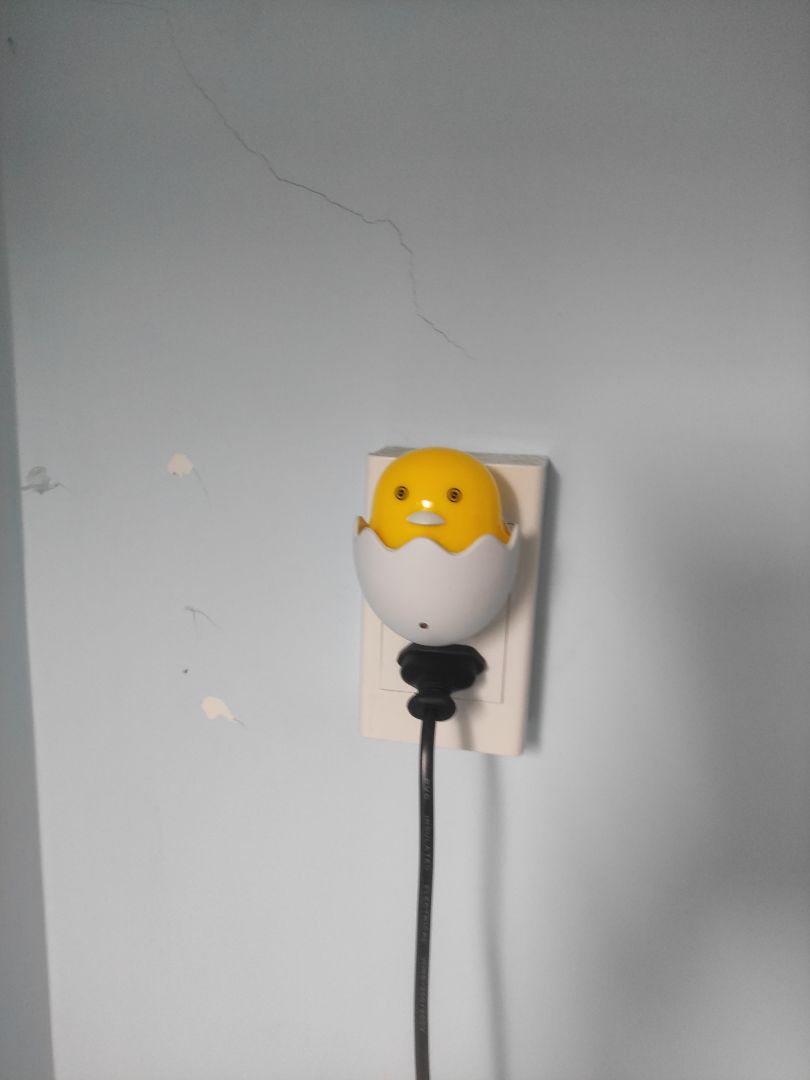 sản phẩm rất tốt...rất sáng...sinh viên ở trọ mua tối khỏi bật điện cũng được...tiết kiệm được bao nhiêu là tiền điện :3