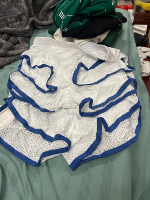 Mình mua 3 màu mà shop gởi cho mình có 1 màu trắng