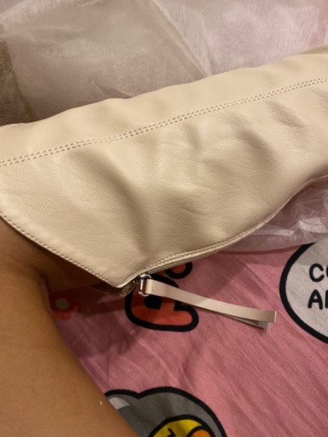 Đặt đúng size theo shop tư vấn đi thoải mái lắm luôn. da mềm, đường may đẹp