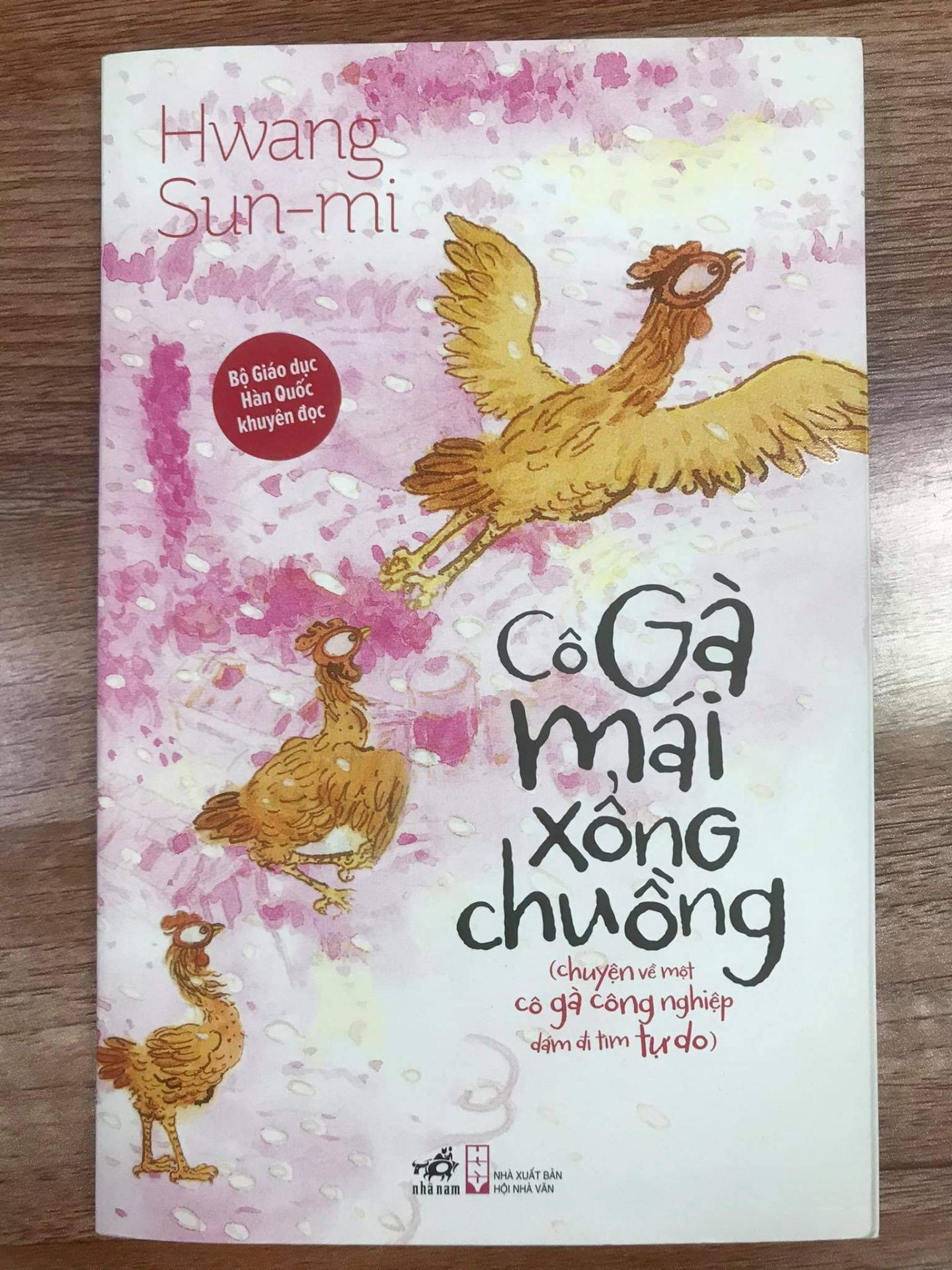 Review sách Cô gà mái xổng chuồng 6 Cô gà mái xổng chuồng 2