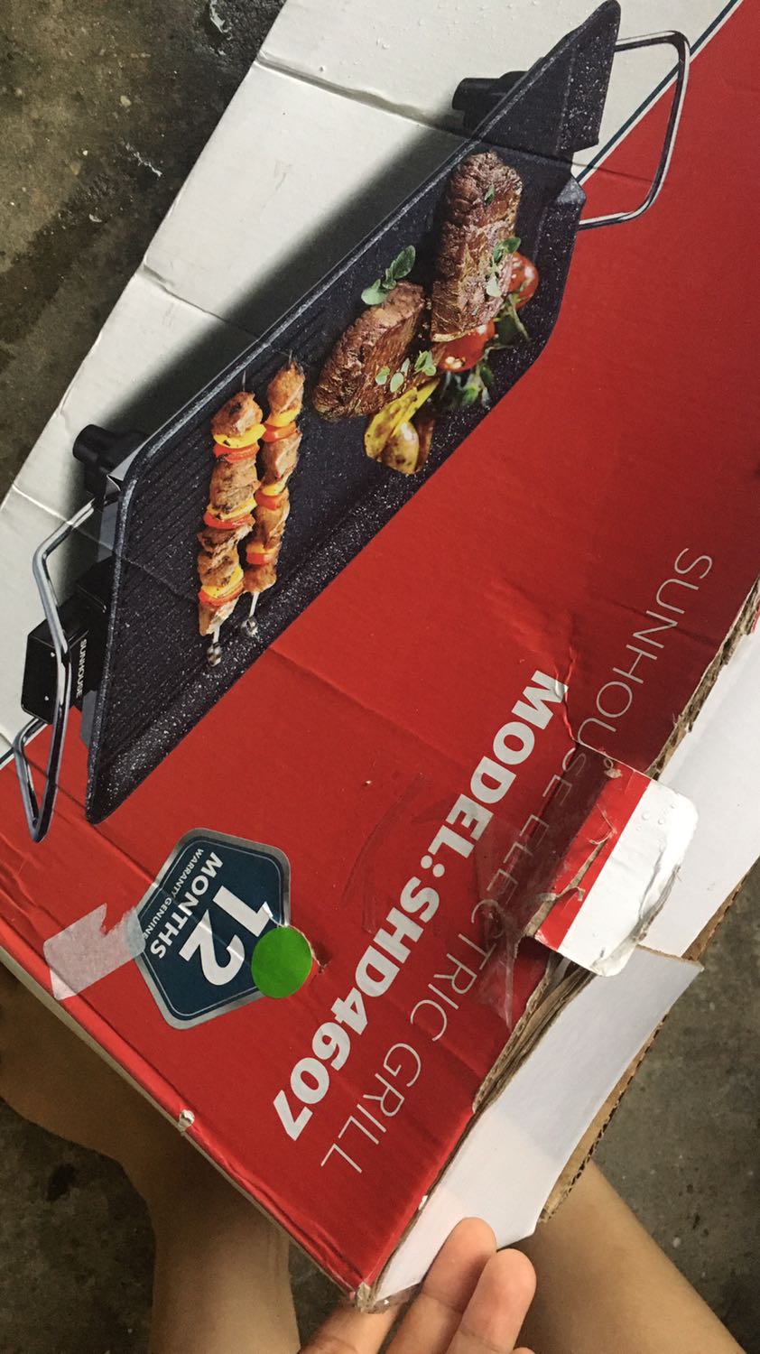 Vẫn để shop 4 sao để chúc shop bán đắt hàng, nhưng bếp của mình hộp và bếp rất cũ, hộp móp méo, bếp bẩn k mới sạch, xốp thì cũ mà vỡ lắm. K có sách HD hay giấy tờ đi kèm. Mình thử nồi thì hđ bình thường. Chắc hàng tồn kho nên hình thức thì hơi buồn.