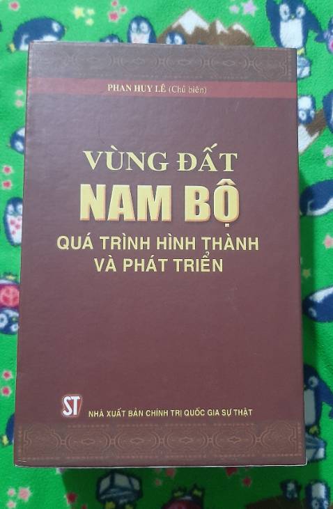 Mình nhận bộ sách vùng đất nam bộ rồi , thật hài lòng..., nhà sách giao nhanh nữa , hẹn thứ ba mà chủ nhật mình đã nhận...