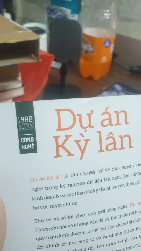 Giao hàng nhanh, tuy nhiên sách hơi cũ,  bị quăn bìa gáy, với lại quá bụi, mình phải lau đi lau lại nhiều lần