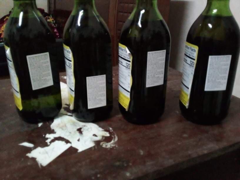 Cảm ơn tiki đã giao hàng nhanh chóng. 
Tôi chưa thực sự hài lòng về sản phẩm này, tem dán ngoài bị bong tróc và không cân xứng. Tôi lo ngại sản phẩm không đảm bảo chất lượng nên chưa dám sữ dụng. Mong tiki sớm phản hồi. Xin cảm ơn!