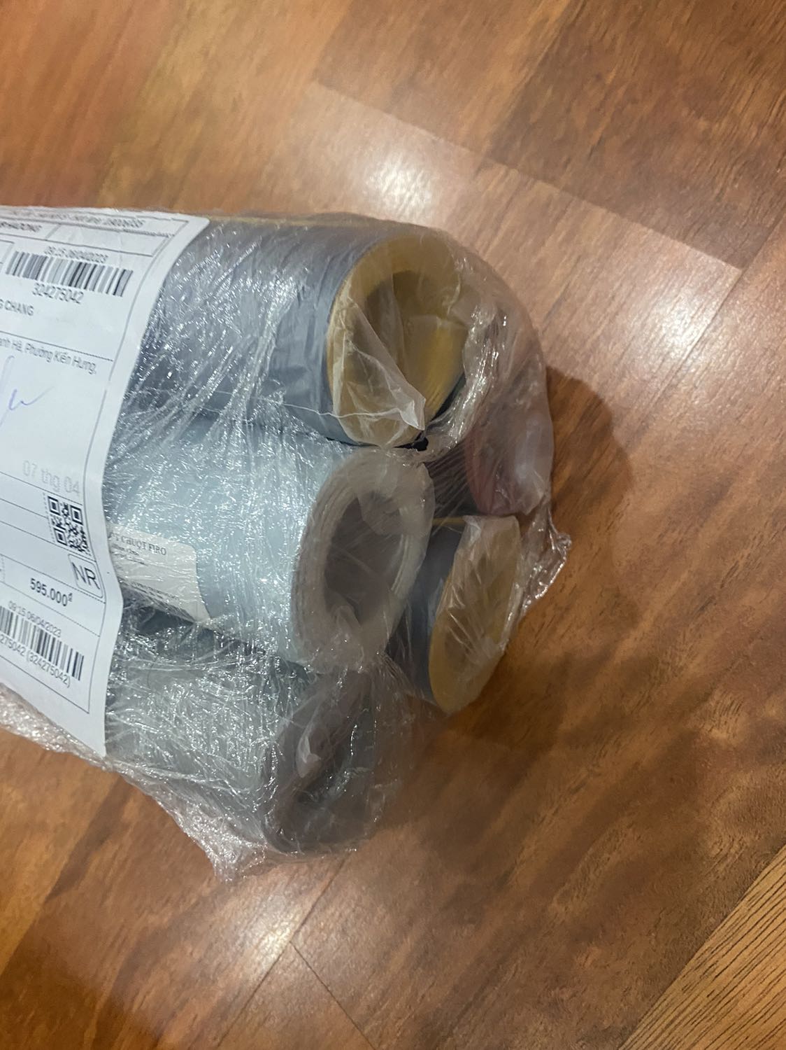 Phòng đông người mỗi người 1 màu hihi shop giao đúng màu mình đặt rất ưng ý.