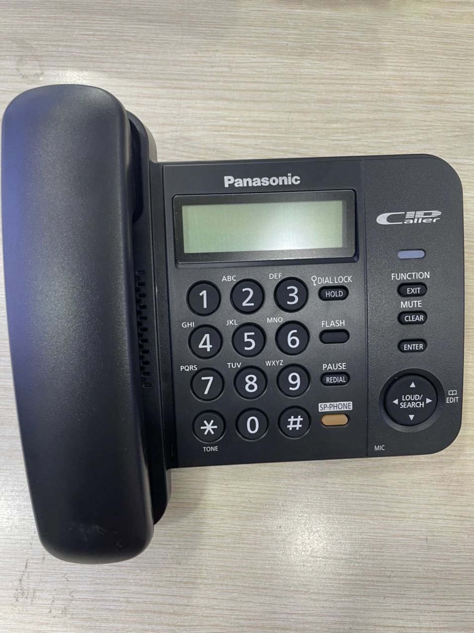 Đt đẹp, sắc nét, nghe rõ lắm.Hàng chính hãng. Đt đẹp, sắc nét, nghe rõ lắm.Hàng chính hãng.