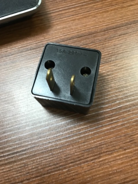 Giao hàng hok đúng. Đặt ổ cắm 3 hướng mà giao ổ cắm 1 hướng mà 3 chẩu. Cho 3* để nhà bán hàng rút kinh nghiệm vì mất thời gian của cả 2. Đang rất cần mà khi nhận hàng lại sai rất bực mình