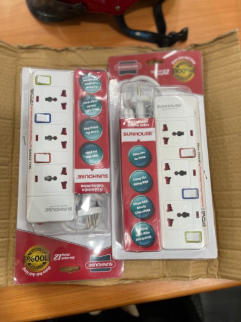 Dạ shop giao thiếu 1 ổ cắm ạ