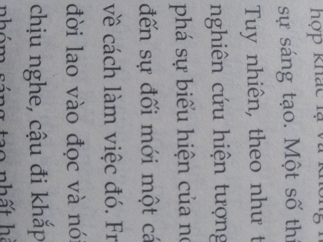 Rất cảm ơn Ecoblader đã giúp mình biết đến quyển sách thú vị này! Nhưng thật sự mình rất không hài lòng vì chỉ mới đọc xong phần Lời giới thiệu mà đã có đến 3 lỗi chính tả: kinh doanh, tác giả, đổi mới. (ảnh minh chứng bên dưới).