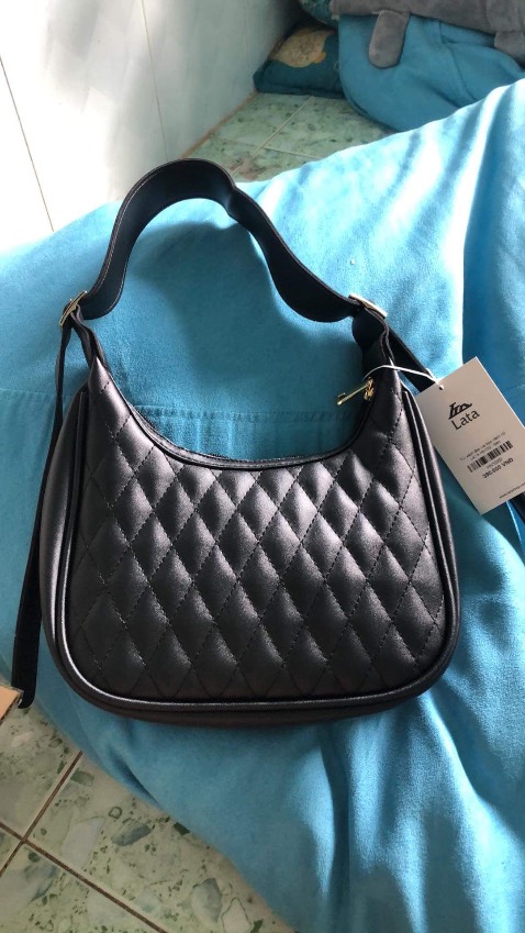 Vải mịn, da mềm, đường may tỉ mỉ, rất đẹp