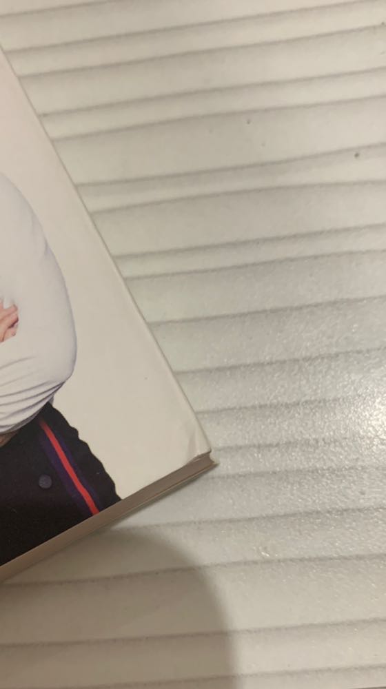 Vận chuyển rất nhanh 
Nhưng có điều là khi gửi về không biết là mình mua sale có phải vậy không nhưng sách rất bẩn và bị va đập vài chỗ 
Mình hơi thất vọng một xíu nhưng bên trong vẫn mới nha