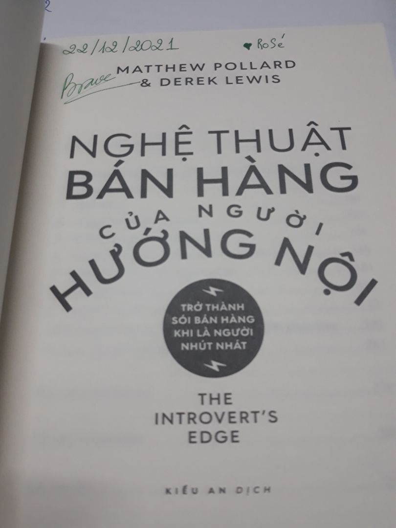 Hay lắm đấy, bạn nào hướng nội hay không tự tin trong giao tiếp thì nên đọc nhé, mình ở Tây Ninh đặt ngày 20 mà 22 có rồi, hôm nay là 28 mà còn 2 chương sách nữa là xong r đấy. 
p/s : đóng gói cẩn thận, ko sướt mẻ như những cmt trên.