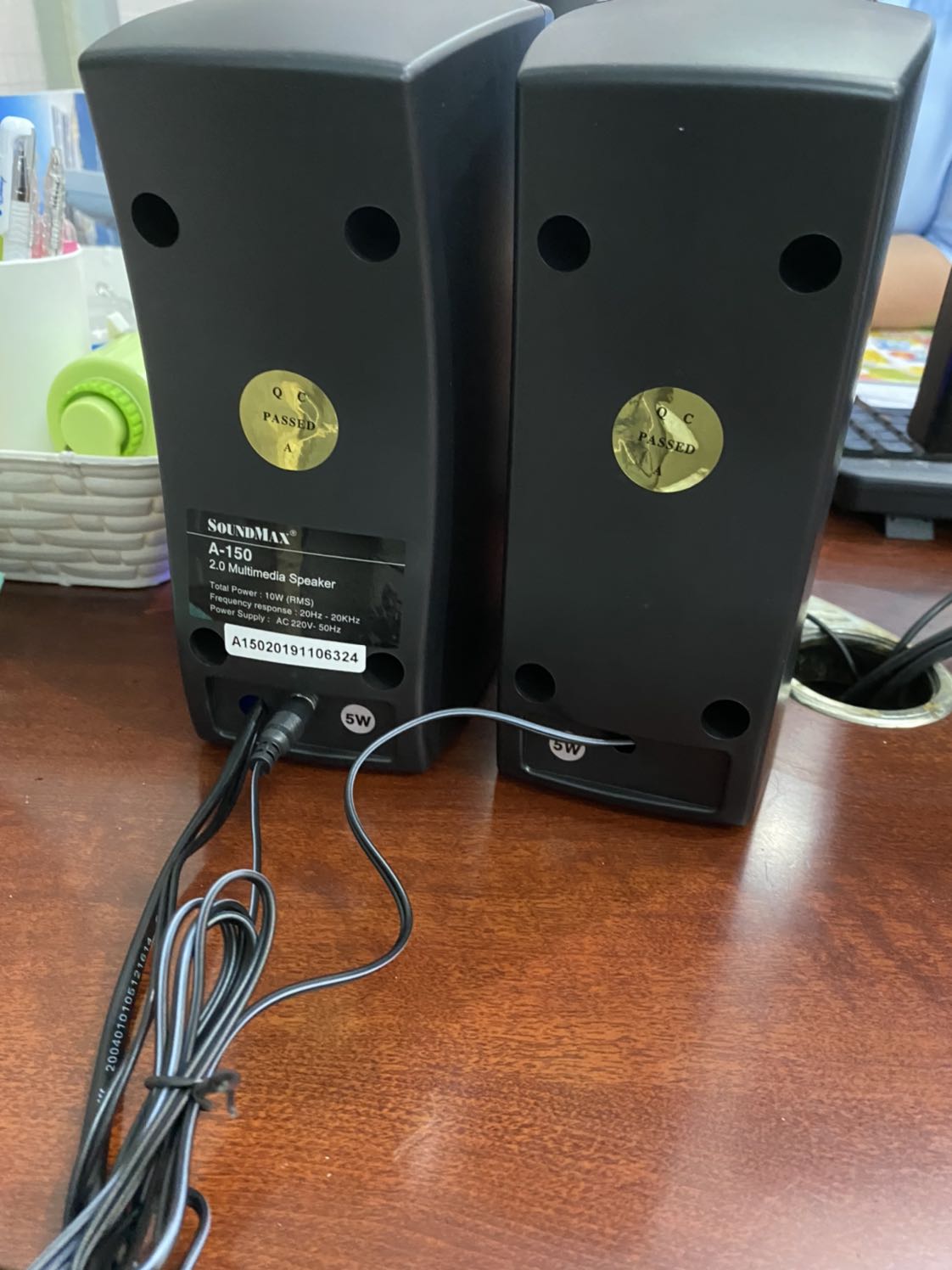 Giao hàng chắc chắn , do thời mưa qấn bọc kĩ, loa nghe rất mượt k rè , máy y như hình