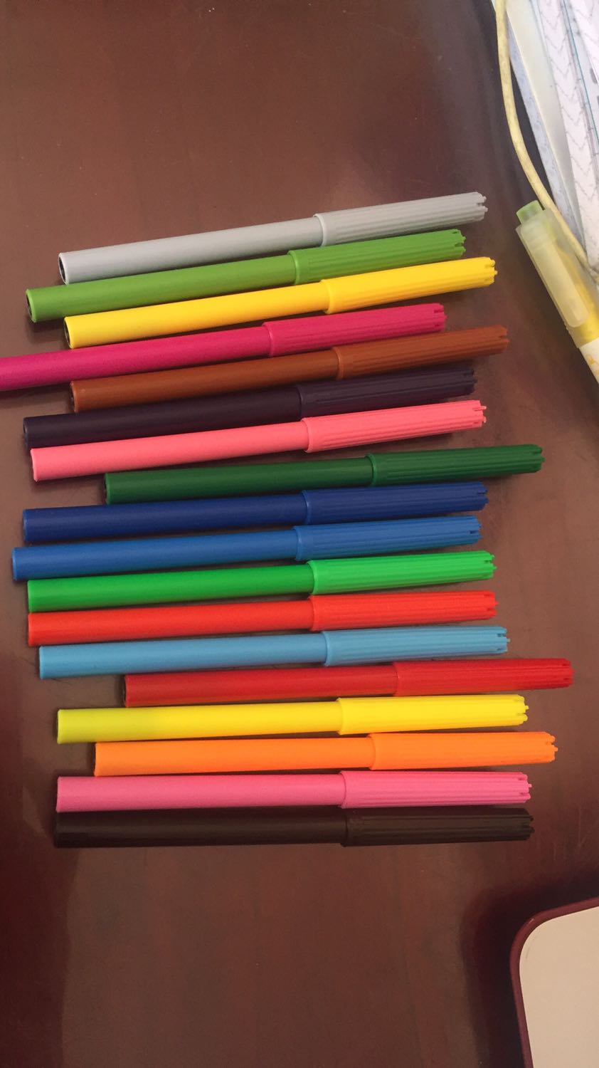 Suất sắc không chê được luôn ❤️ sản phẩm có bao bì mà mình lỡ tháo ra hong chụp ❤️ cơ mà mực đẹp lắm luôn ❤️❤️❤️ anh giao hàng cute ❤️ lúc đầu sợ lem qua trang sau cơ mà không lem một miếng nào luôn á ❤️ sẽ ủng hộ típ