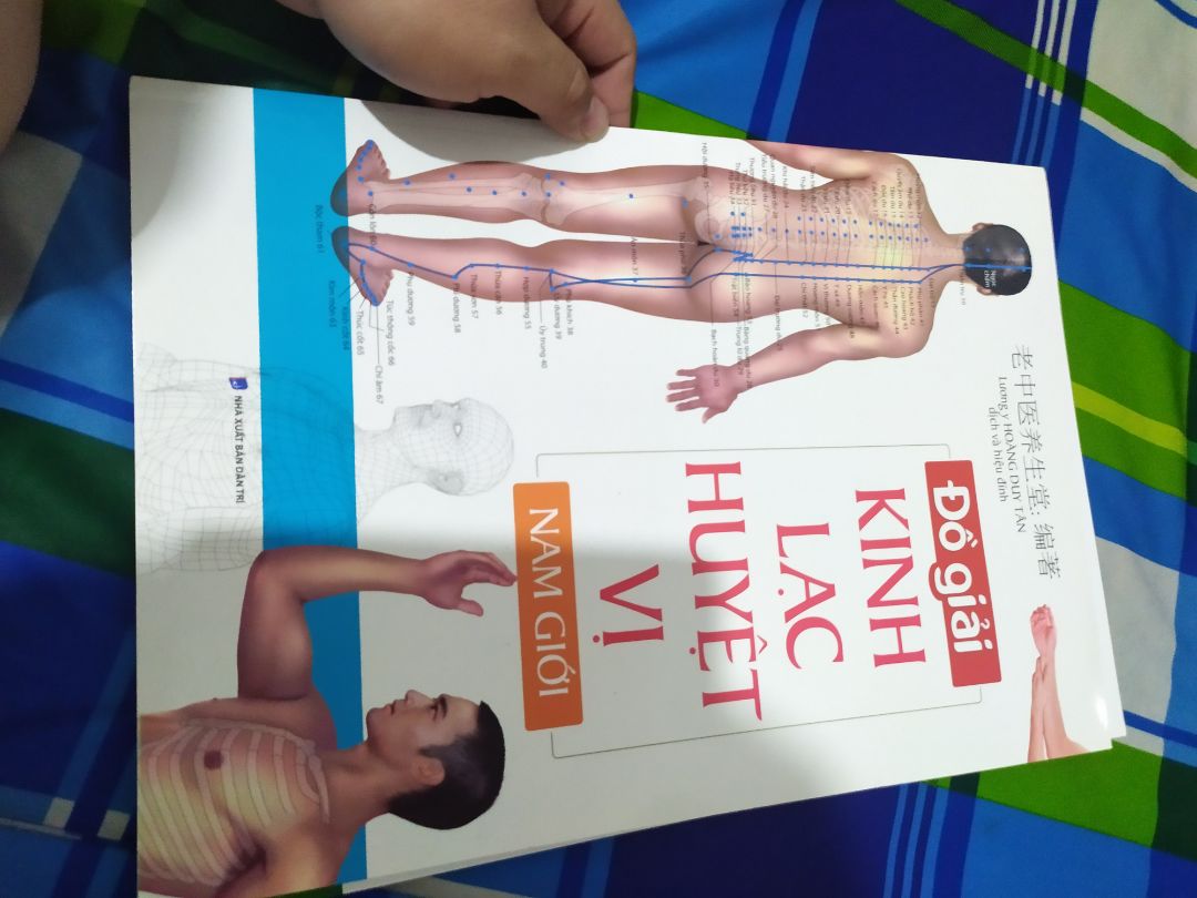 Tuyệt vời, sách y học đông y hay, bự chà bá luôn, in màu, minh hoạ hình màu chú thích rõ ràng.....