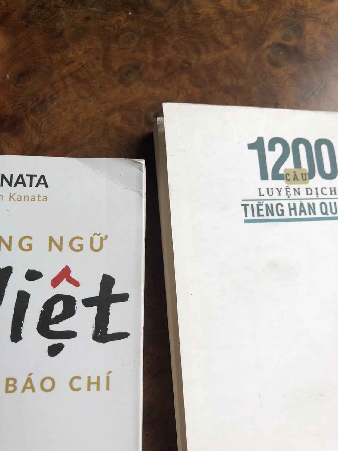 sách bẩn, gẫy góc, ko thể làm quà tặng! sách bẩn, gẫy góc, ko thể làm quà tặng!