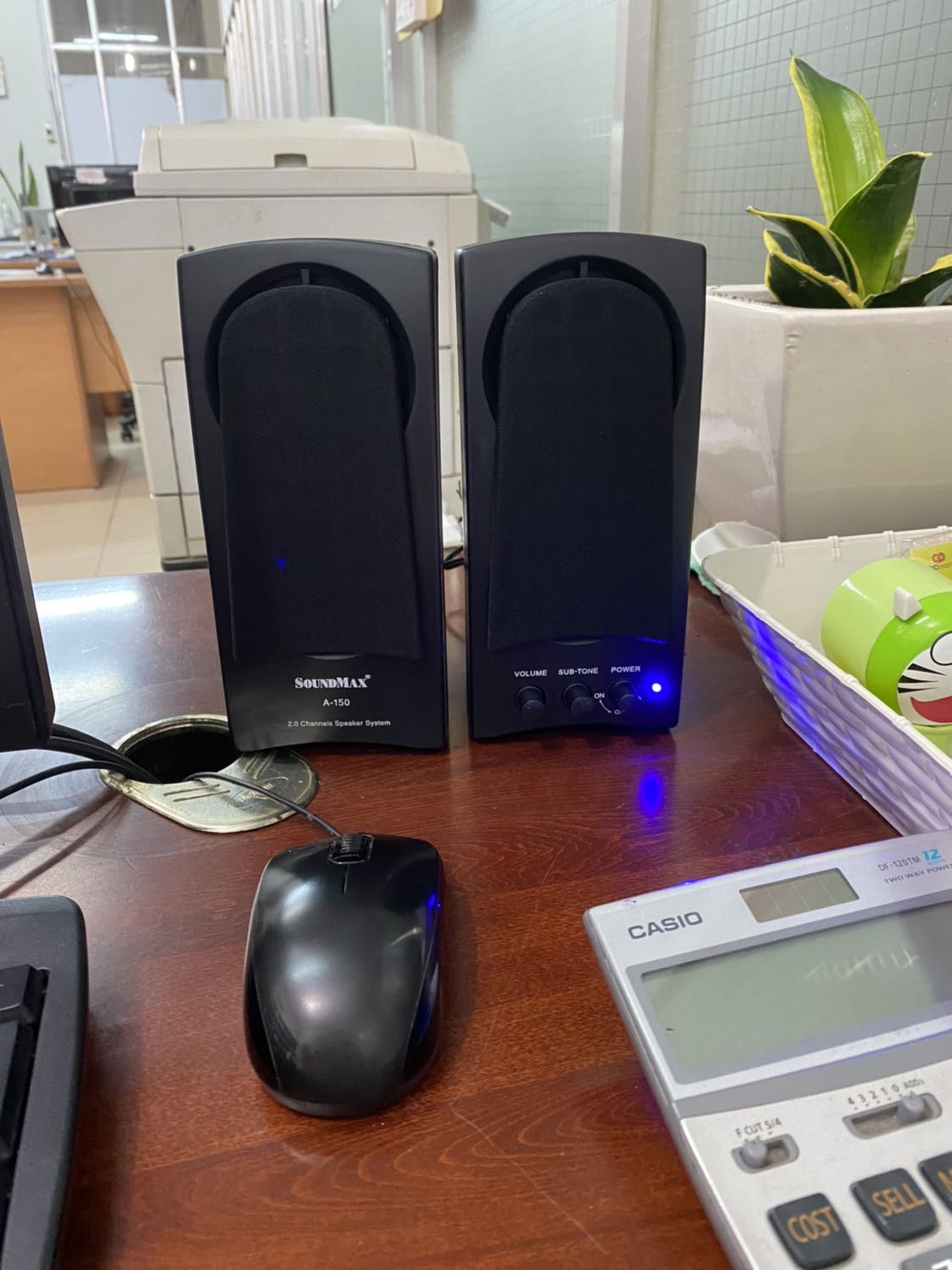 Giao hàng chắc chắn , do thời mưa qấn bọc kĩ, loa nghe rất mượt k rè , máy y như hình