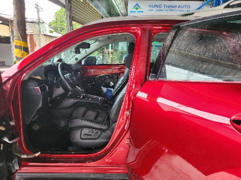 Mẫu mã đẹp nhưng không kín,đựng đường kiến vào bên trong được