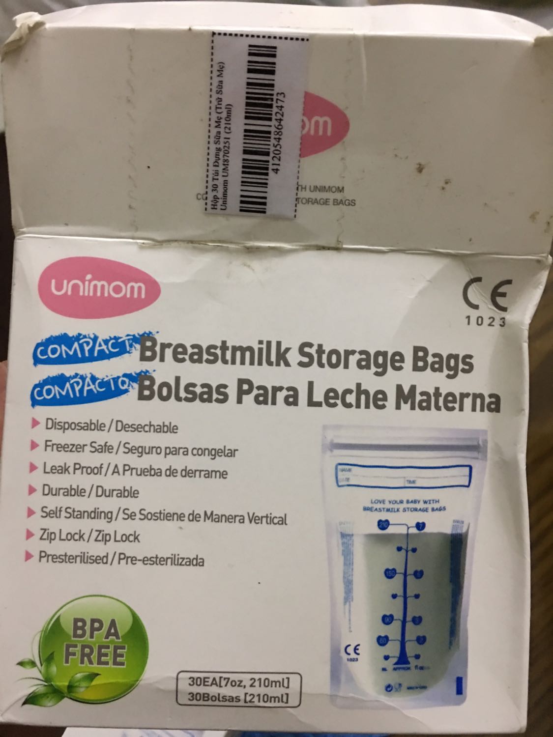 Bao bì túi trữ sữa rách, cũ, móp méo kèm thêm cả phân gián bên trong. May mà túi đc bọc riêng rồi mới đóng gói trong hộp. Chưa kể mua cùng đơn hàng downy thì tiki cho hết vào cùng 1 thùng làm nước xả đổ vào bìa sách và vỏ hộp túi trữ sữa. Đóng gói của tiki thực sự có vấn đề; không làm được tốt nhất đừng bán!