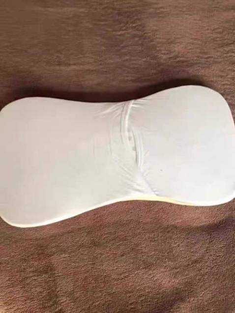 Gối rất đẹp chất liệu mềm mại,bé gối rất thoải mái,shop tư vấn rất nhiệt tình,giao hàng nhanh chóng đóng gói hàng rất cẩn thận,giá cả cũng hợp lí ,rất xứng đáng với đồng tiền mình bỏ ra