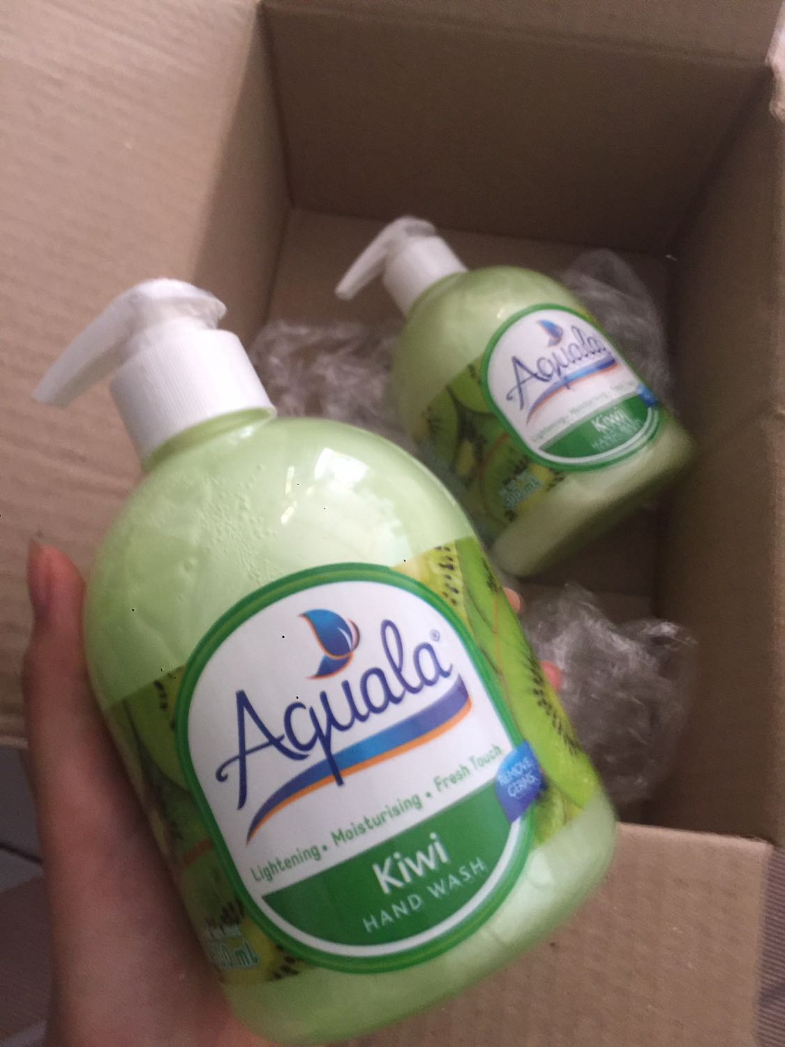 Sản phẩm đóng gói đẹp, mùi kiwi khá thơm, giá cả phải chăng