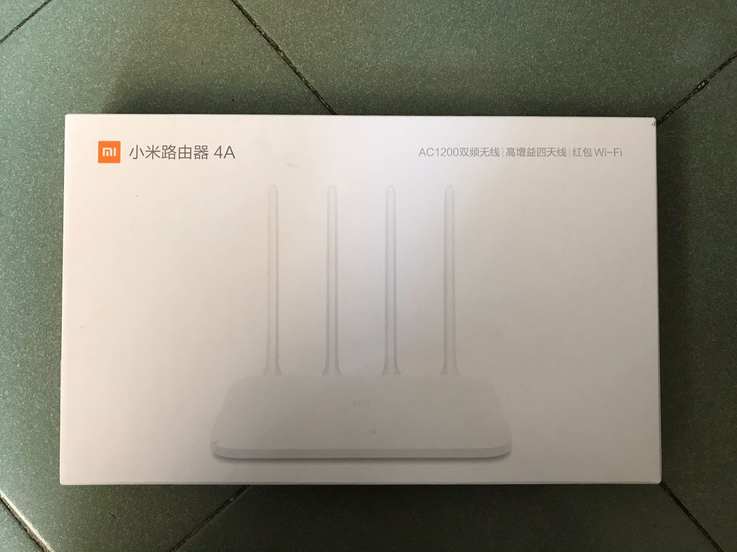 Giao hàng nhanh, sản phẩm còn nguyên seal. Hàng nhập khẩu nên hướng dẫn sử dụng bằng tiếng Trung đọc không hiểu gì hết nhưng mò từ từ thì ra. Bước đầu set up cũng toàn tiếng Trung nhưng sau đó vào app của xiaomi để quản lý bằng tiếng anh thì ngon lành.