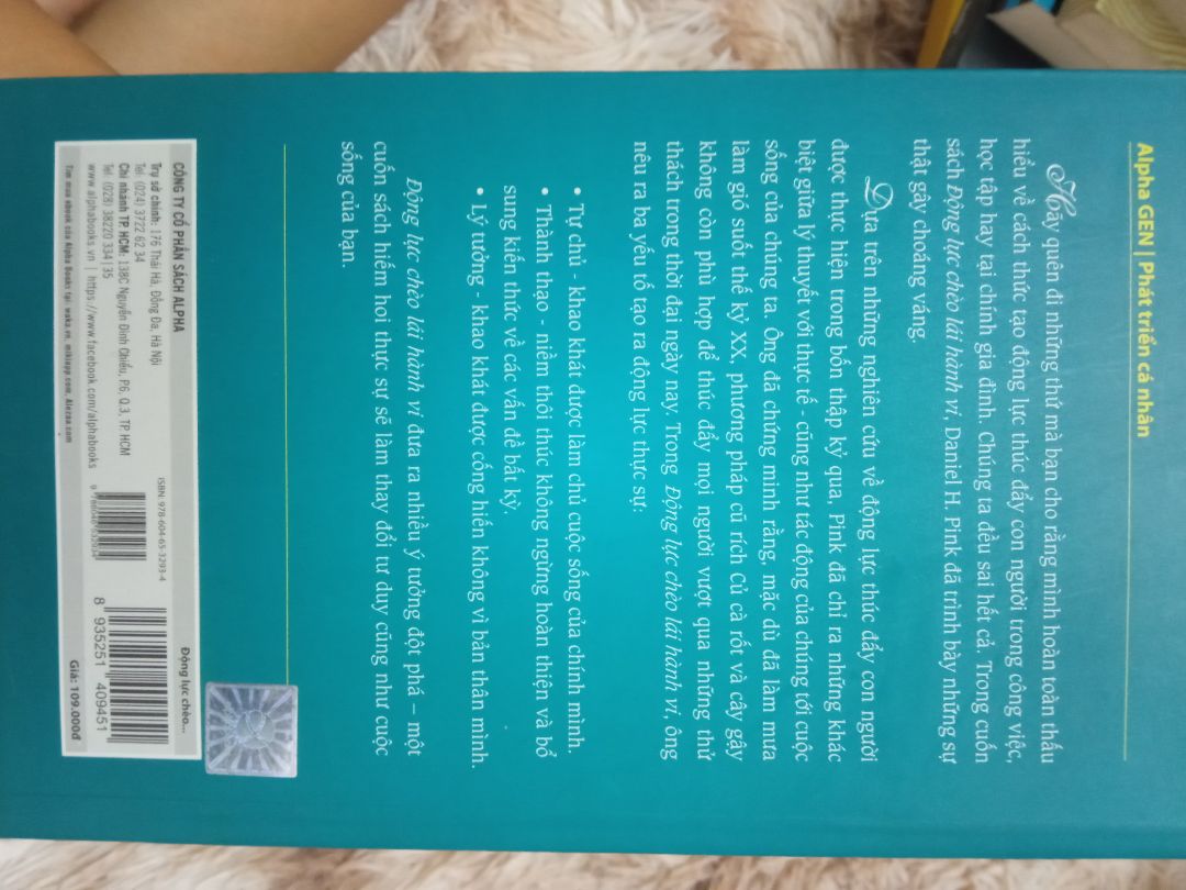 Sách hay, cung cấp nhiều góc nhìn mới về động lực của bản thân. Đáng đọc