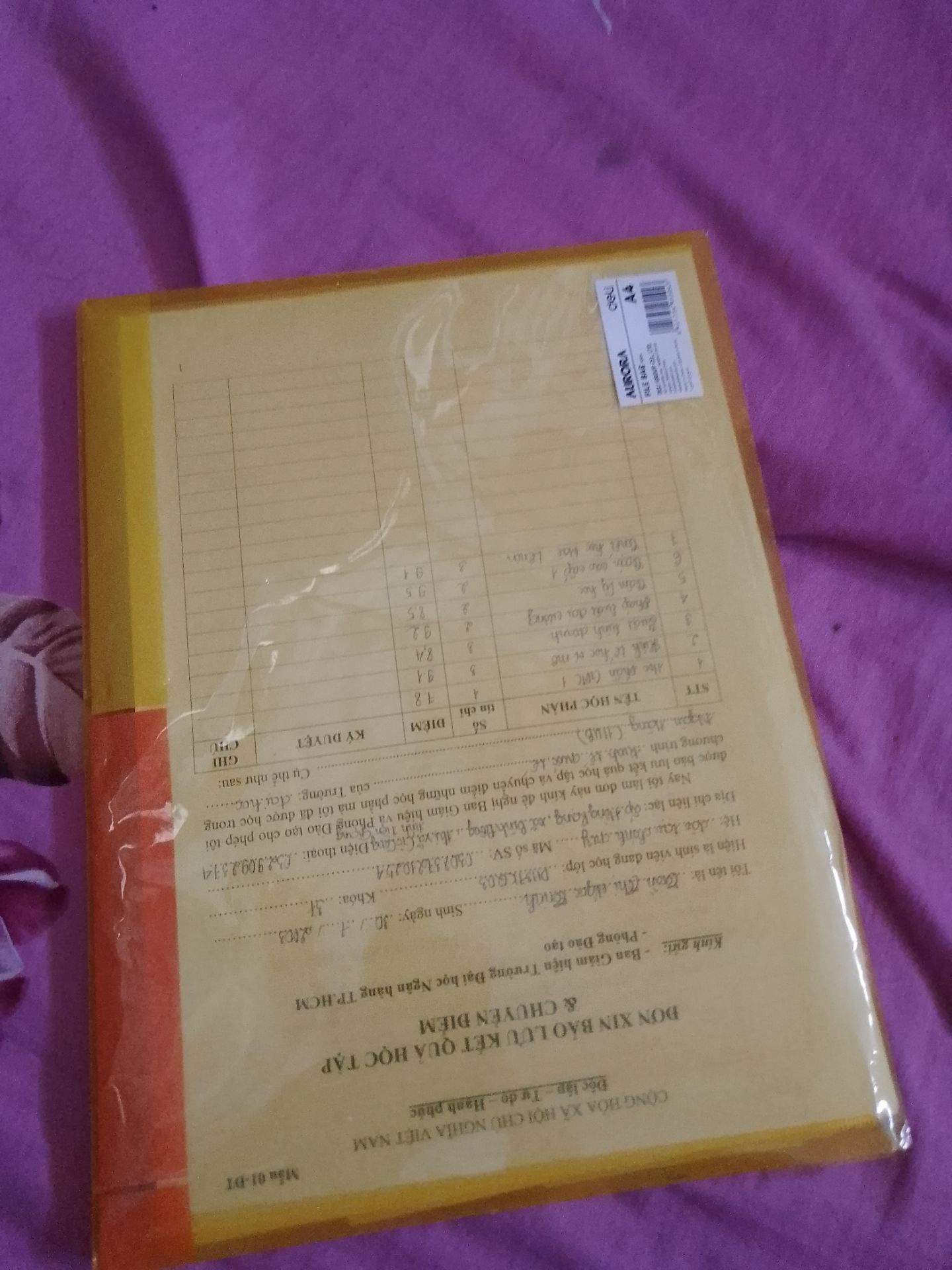 Túi đẹp, chất lượng lắm nha mọi người, giá cũng rất oke nữa, dùng để chứa tài liệu này nọ tiện lắm, mọi người nên mua để sử dụng nha.