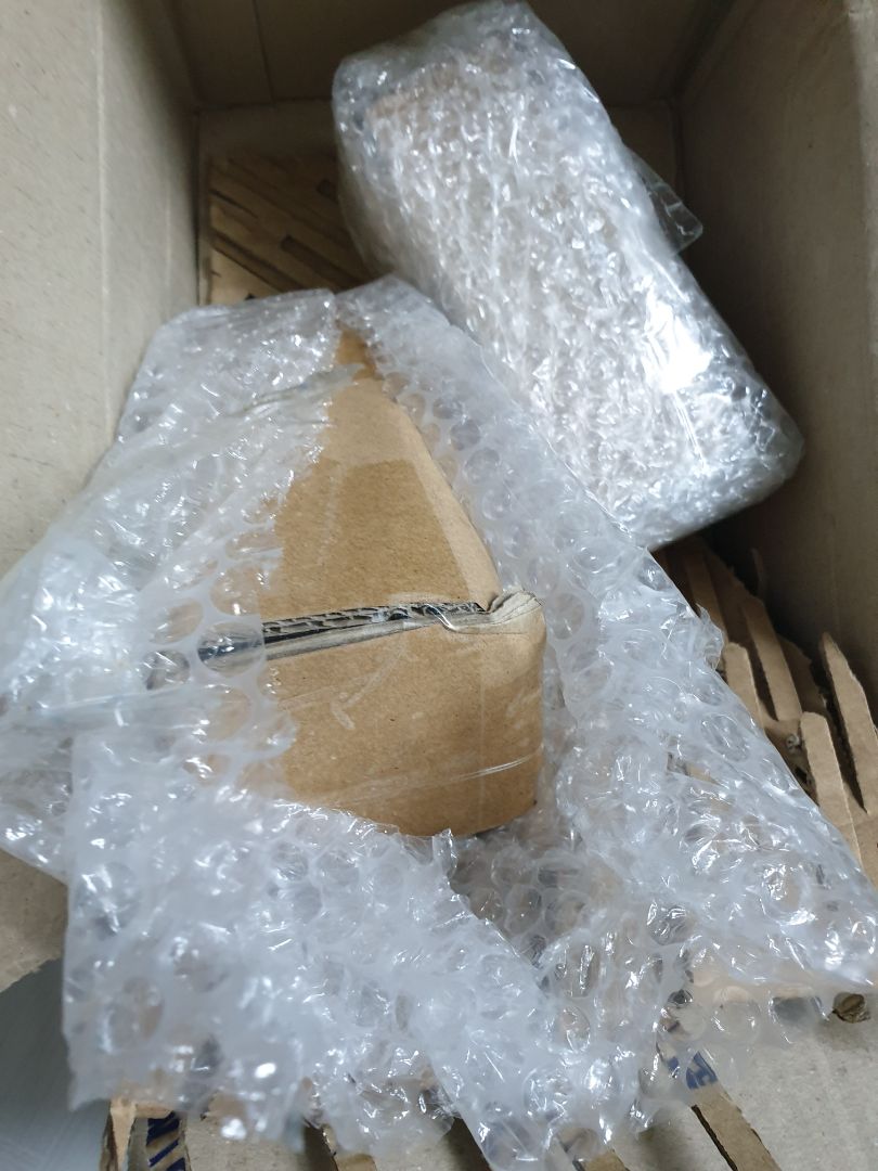 shop đóng gói sản phẩm cẩn thận, date sp tới 2023, chưa dùng nên k biết chất lượng thế nào, nhưng nhìn khá là ok la.