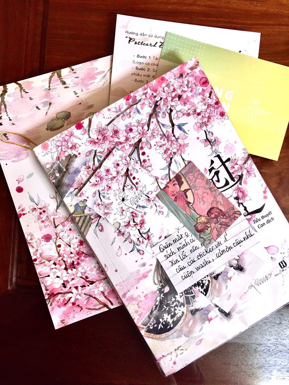 Đang không ở nhà nên không chụp được ảnh, sách thì clđ, mỗi tội đóng gói xơ sài. Vẫn vote cho 5 sao nhé