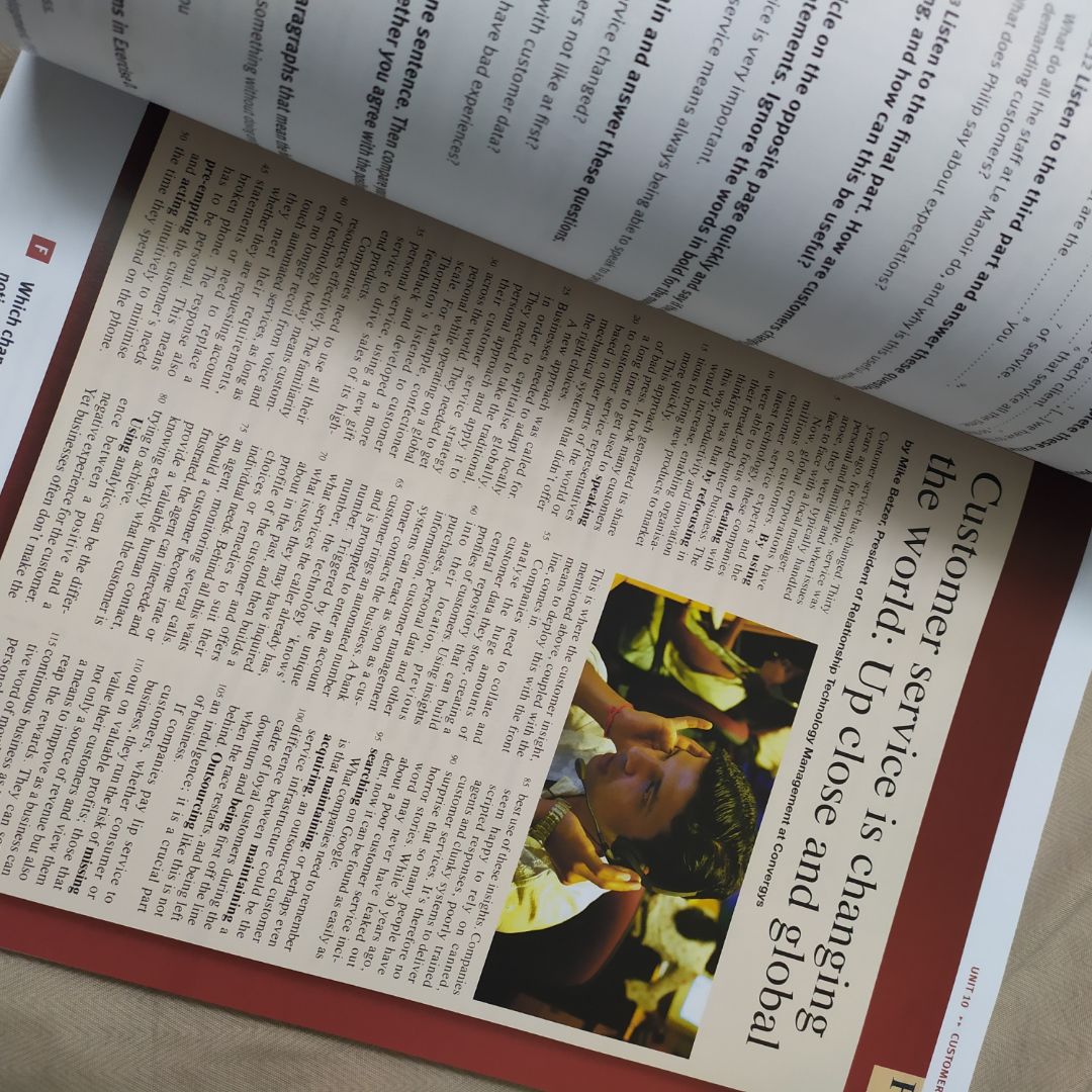 sách in màu đẹp, có kèm đĩa. mỗi tội vận chuyển hơi gãy xíu xiu ở góc nhưng ko sao mua đc sale giá rẻ