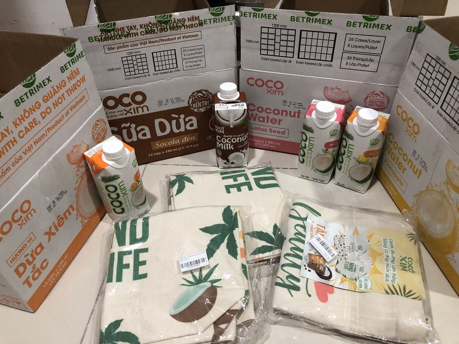 Giao hàng nhanh, shipper vui vẻ nhiệt tình. Đóng gói đẹp và chắc chắn. Rất hài lòng.