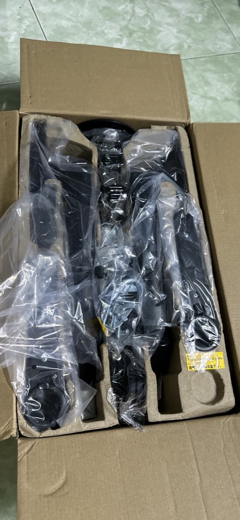 Đóng gói tốt, Sơn tĩnh điện chắc chắn, tiếc là chưa có cái màn hình thứ 2 liền để lắp lên xem có đẹp hông😅😅