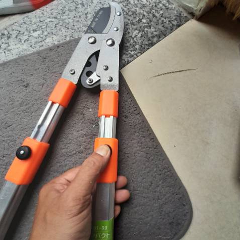 Kéo tốt xịn xò , chất lượng
Giá rẻ nữa. Made in nhật - đài loan
Cáng nhôm bọc su êm ái
Shop tư vấn khá nhiệt tình và