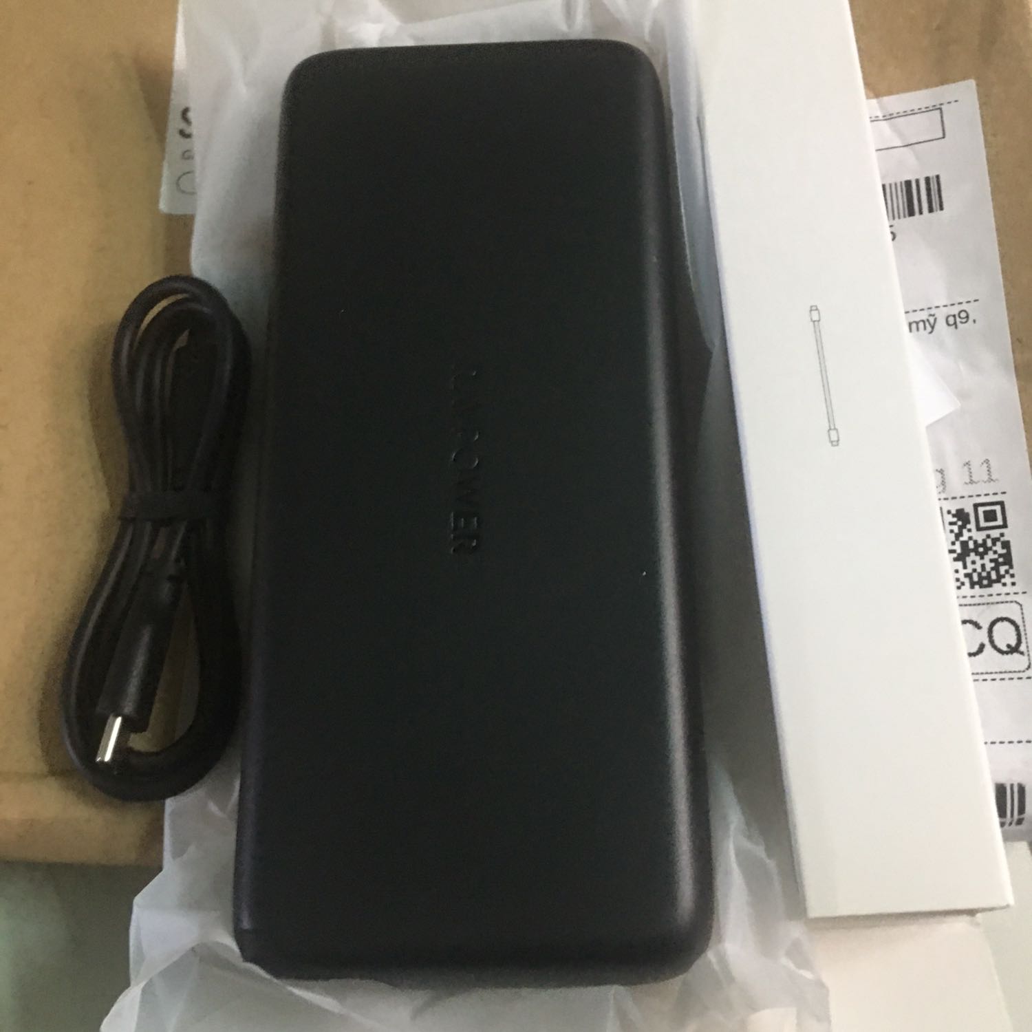 Nạp cho 2 iPhone 6s là hết sáng 4 đèn luôn. Dùng củ sạc 61w 4h thì sáng đủ 4 đèn. Tôi mong muốn shop đổi lại cho tôi sản phẩm khác nhé. Cảm ơn shop nhiều ! Tôi là khách hàng trung thành với Tiki lâu năm rồi đó.