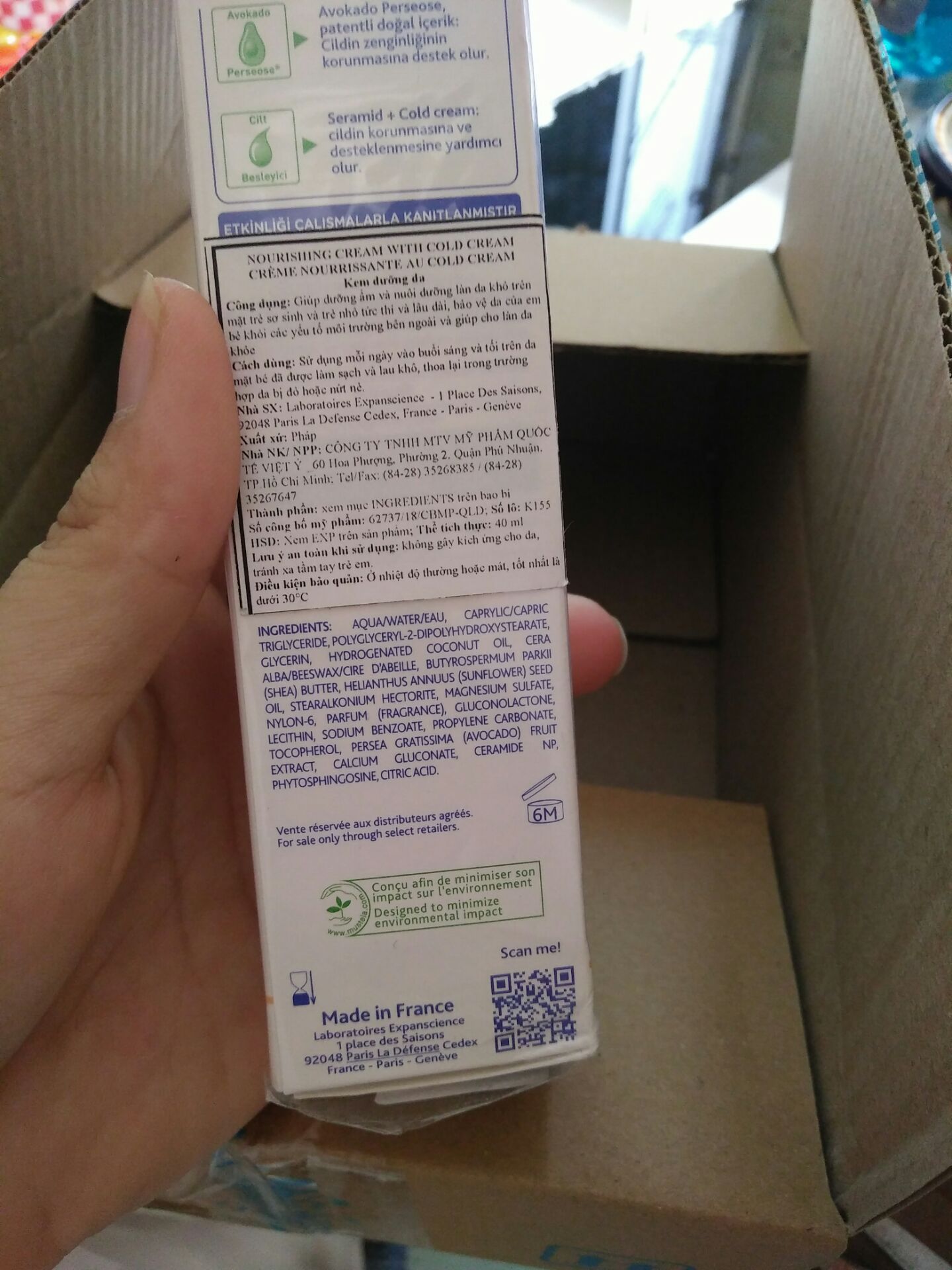 Ok công nhận sử dụng hàng của Mustela thì tốt rồi. tuy nhiên mình khá khó chịu khi hộp bị méo móp, tróc vỏ nilon, chưa kể hộp bị khui tới khui lui nên bị tróc tem. Nhưng may là tuyp kem vẫn nguyên si, và mới, nên mong là Tiki cố gắng xem xét hàng hóa rồi mới giao khách nhé! điểm cộng là tiki giao hàng nhanh, gói cẩn thận, shiper vui vẻ! Ok công nhận sử dụng hàng của Mustela thì tốt rồi. tuy nhiên mình khá khó chịu khi hộp bị méo móp, tróc vỏ nilon, chưa kể hộp bị khui tới khui lui nên bị tróc tem. Nhưng may là tuyp kem vẫn nguyên si, và mới, nên mong là Tiki cố gắng xem xét hàng hóa rồi mới giao khách nhé! điểm cộng là tiki giao hàng nhanh, gói cẩn thận, shiper vui vẻ!