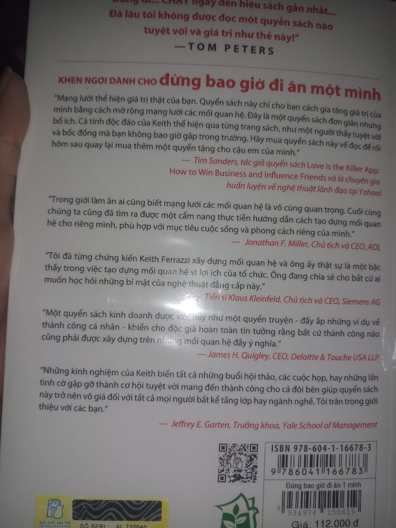sách được giao trễ 2 ngày so với dự kiến nhưng nhìn chung có thể bỏ qua bởi tình hình dịch bệnh 
song sách mang nội dung ý nghĩa rất hay đưa đến những bài học học về bí mật dẫn đến thành công thông qua việc xây dựng mối quan hệ rất thích hợp dành cho những bạn trẻ đang muốn xây dựng những mối quan hệ để có ích cho tương lai 
Cảm ơn tác giả và nhà xuất bản