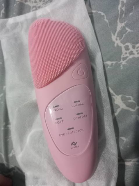 Dùng khá là thích, giá cả phải chăng, có nhiều nút điều chỉnh độ rung động khác nhau khá là ưng, bề mặt mềm, dùng có được lâu dài không có hỏng, hư gì không thì chưa biết được.