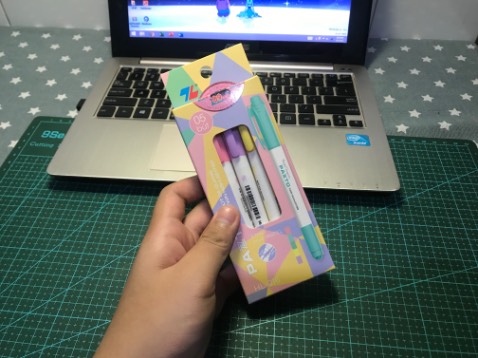 Mình mua tặng bạn nên không nhận xét được nhiều, nhưng đóng gói chưa được chỉnh chu lắm, bao bì thiết kế rất xinh, high ly recomended