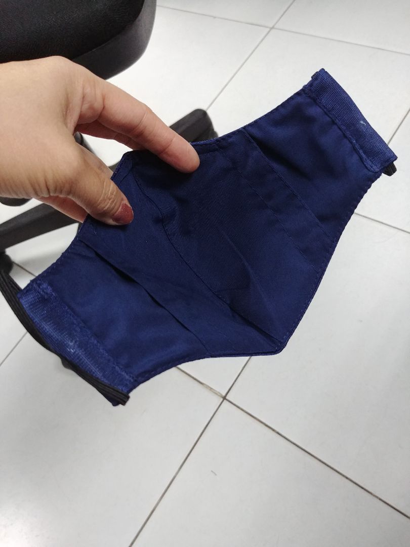 hàng ổn.  đeo vô không bị ngộp nha.y như  hình