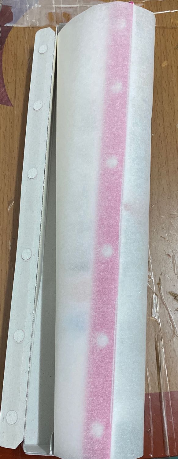 Giao hàng sớm hơn ngày hẹn. Giấy dùng nướng bánh thì rất là ok luôn nha. Dùng giấy mà lót đáy thì lúc lấy bánh ko bị dính bánh, rất dễ dàng.