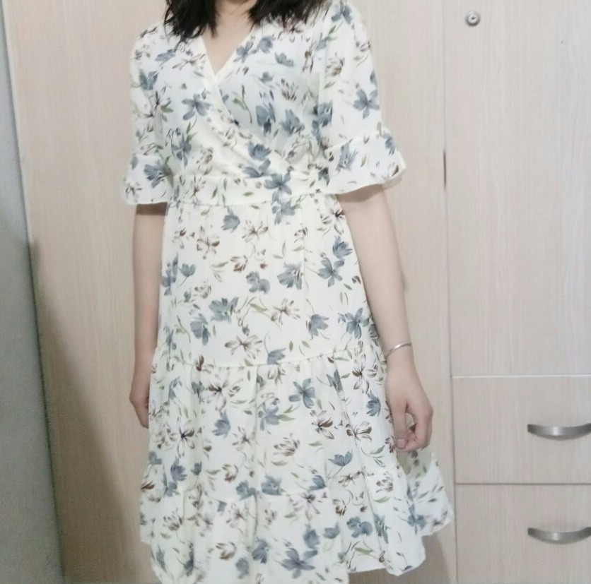 váy đẹp, lên đồ để đi chơi đây ạ. Chất vải đẹp mềm và nhẹ. Cho 5 sao.