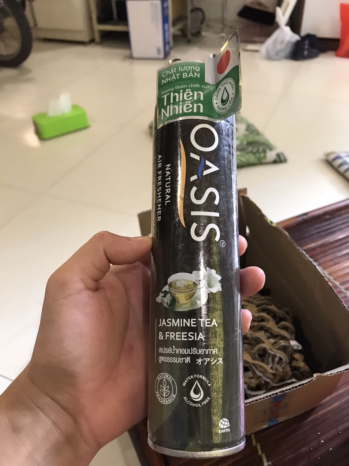 Tiki now đợt này giao hàng hơi trễ. Sản phẩm chất lượng ok, vừa tầm tiền. Mùi hương dễ chịu, dùng được